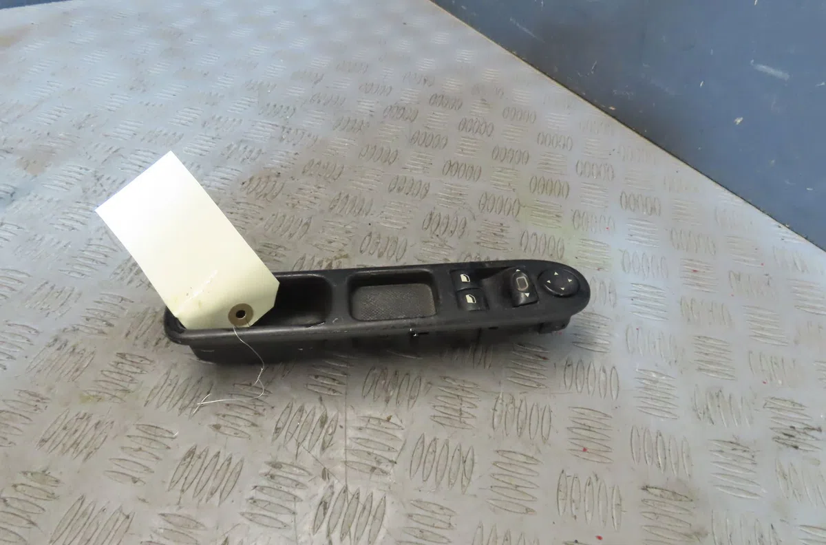 Commande lève-glace porte avant gauche Peugeot 307 (3A-C) 2.0 hdi 135 (2003-2007) occasion