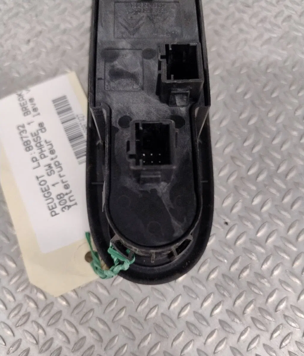 Commande lève-glace porte avant gauche PEUGEOT 308 1 SW  308 1 SW PHASE 1 BREAK occasion