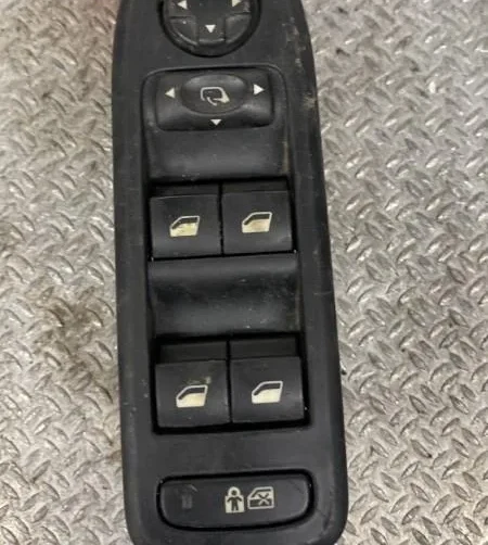 Commande lève-glace porte avant gauche PEUGEOT 308 1 SW PHASE 2 BREAK occasion