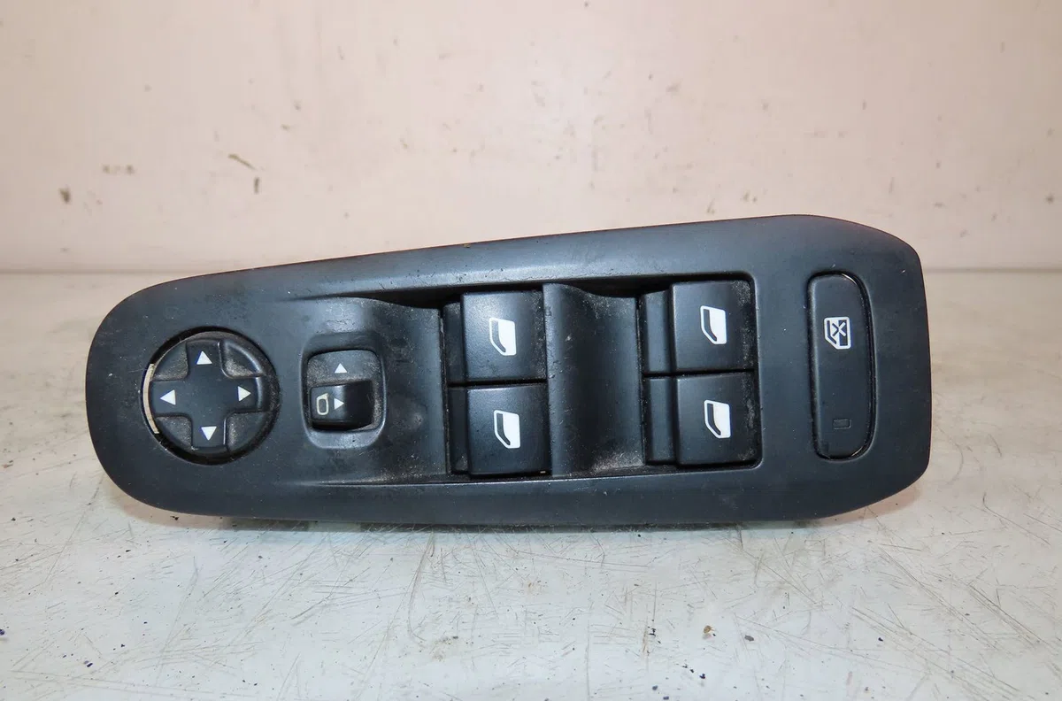 Commande lève-glace porte avant gauche PEUGEOT 308 2014 occasion