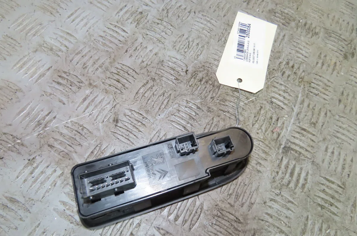 Commande lève-glace porte avant gauche Peugeot 308 I (4A_, 4C_) 1.6 16v (2007-2014) 5 portes occasion