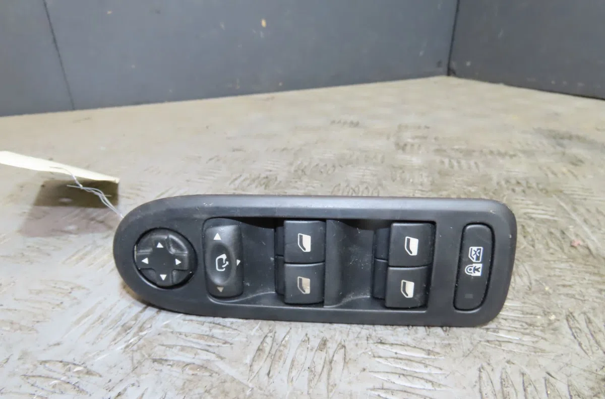 Commande lève-glace porte avant gauche Peugeot 308 I (4A_, 4C_) 1.6 16v (2007-2014) 5 portes occasion