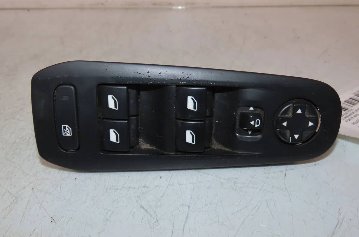 Commande lève-glace porte avant gauche Peugeot 308 II (LB_, LP_, LW_, LH_, L3_) 1.6 hdi 100 (2014-2021) 5 portes occasio