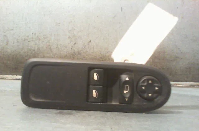 Commande lève-glace porte avant gauche Peugeot 308 SW I (4E_, 4H_) 1.6 hdi (2009-2014) 5 portes occasion