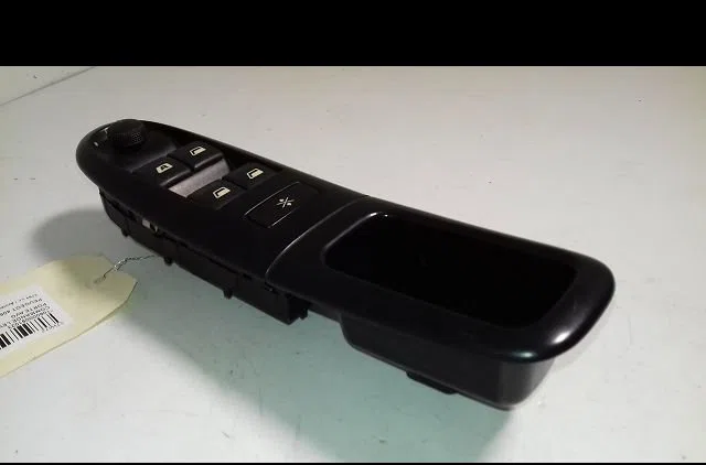 Commande lève-glace porte avant gauche Peugeot 406 (8B) 1.8 16v (1995-2000) occasion