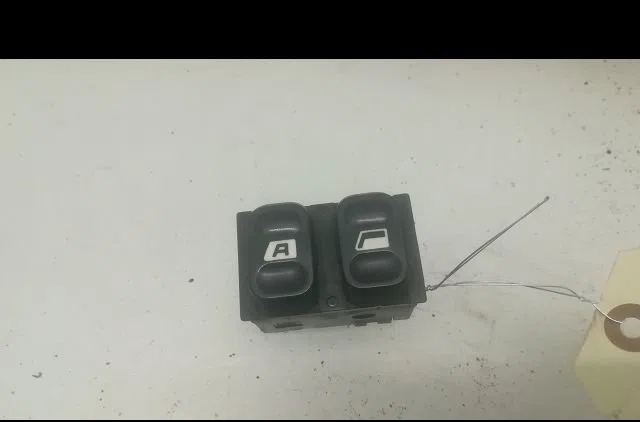 Commande lève-glace porte avant gauche Peugeot 406 (8B) 1.9 td (1996-2004) occasion