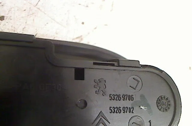 Commande lève-glace porte avant gauche Peugeot 407 (6D_) 1.6 hdi 110 (6d9hzc, 6d9hyc) (2004-2010) occasion
