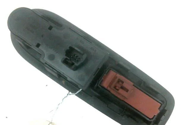 Commande lève-glace porte avant gauche Peugeot 407 Coupé (6C_) 2.7 hdi (2005) occasion