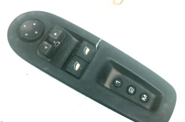Commande lève-glace porte avant gauche Peugeot 407 Coupé (6C_) 2.7 hdi (2005) occasion