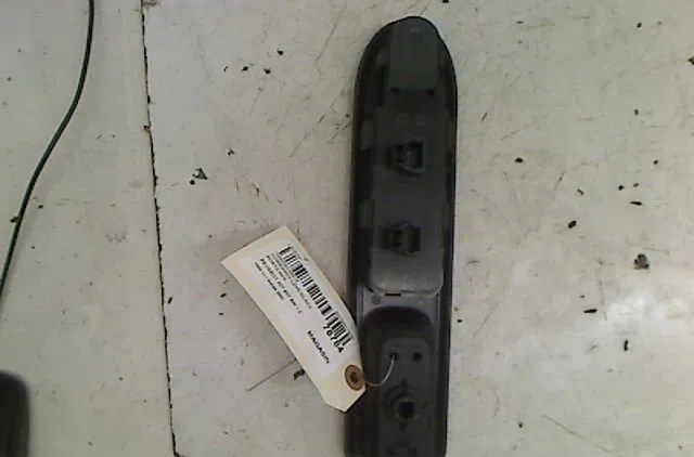 Commande lève-glace porte avant gauche Peugeot 407 SW (6E_) 1.6 hdi 110 (2004-2010) 5 portes occasion