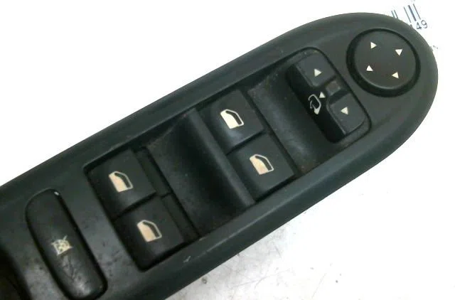 Commande lève-glace porte avant gauche Peugeot 407 SW (6E_) 3.0 (2004-2010) occasion