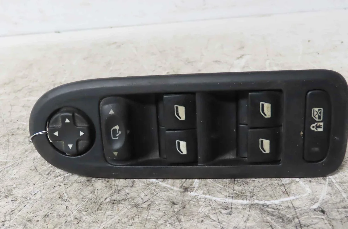 Commande lève-glace porte avant gauche PEUGEOT 508 occasion