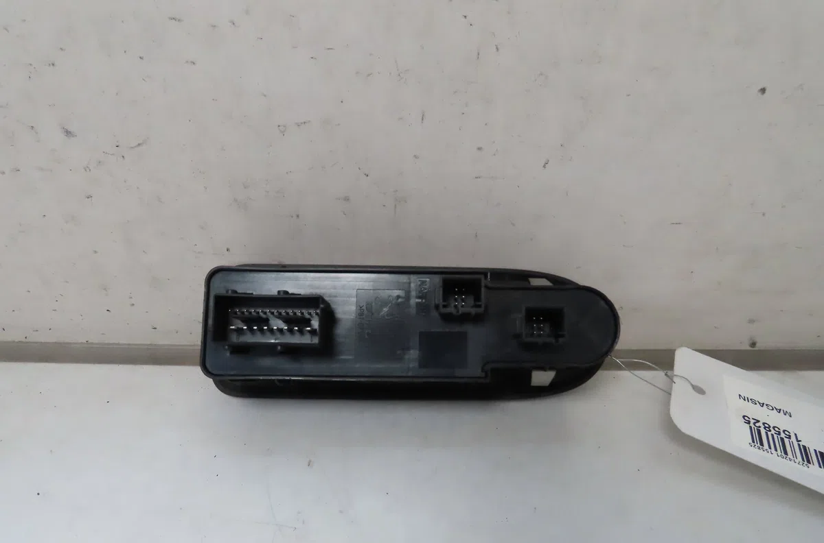 Commande lève-glace porte avant gauche Peugeot 508 SW I (8E_) 1.6 (2012-2018) occasion