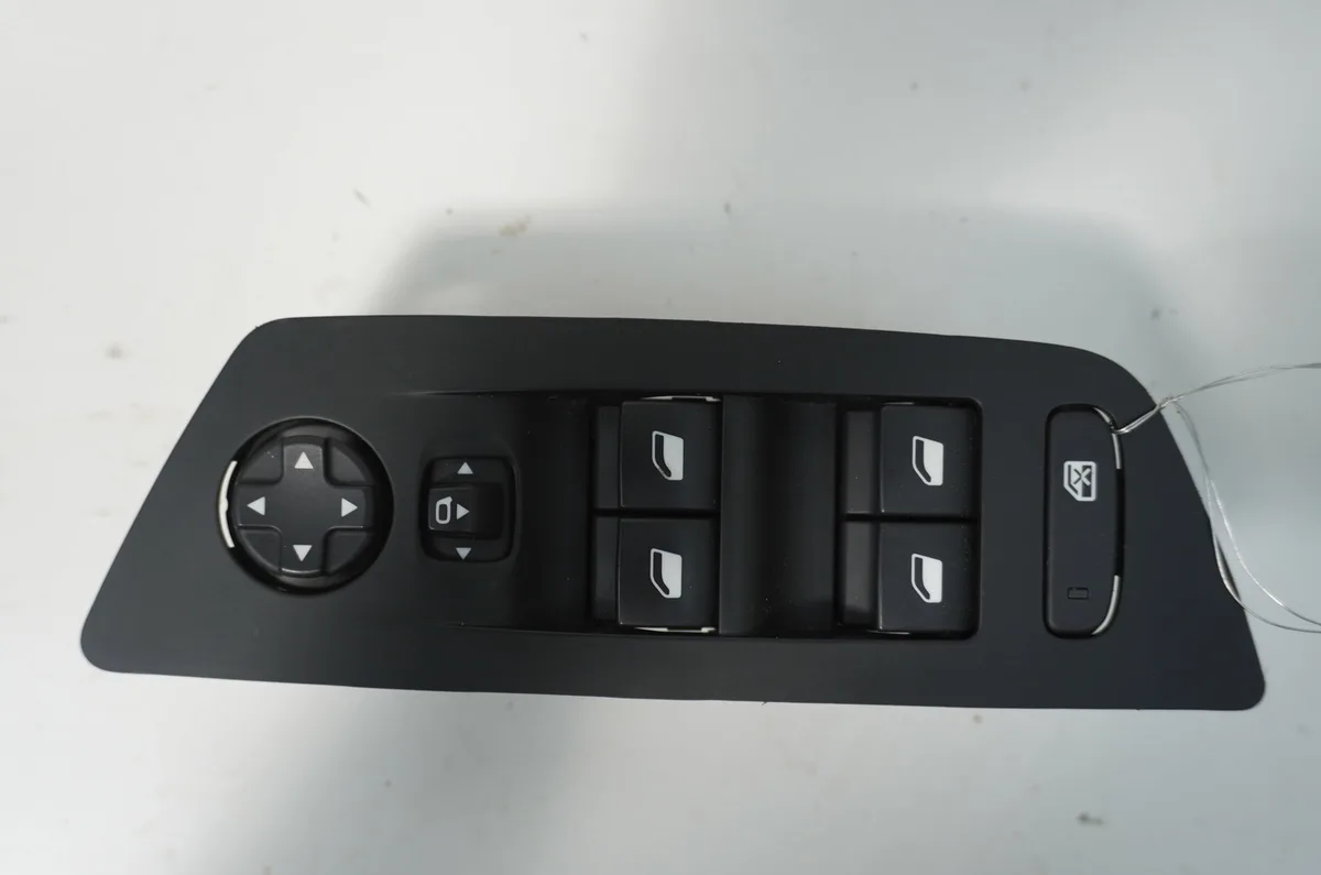 Commande lève-glace porte avant gauche Peugeot 508 SW II (FC_, FJ_, F4_) 1.5 bluehdi 130 (2018) occasion