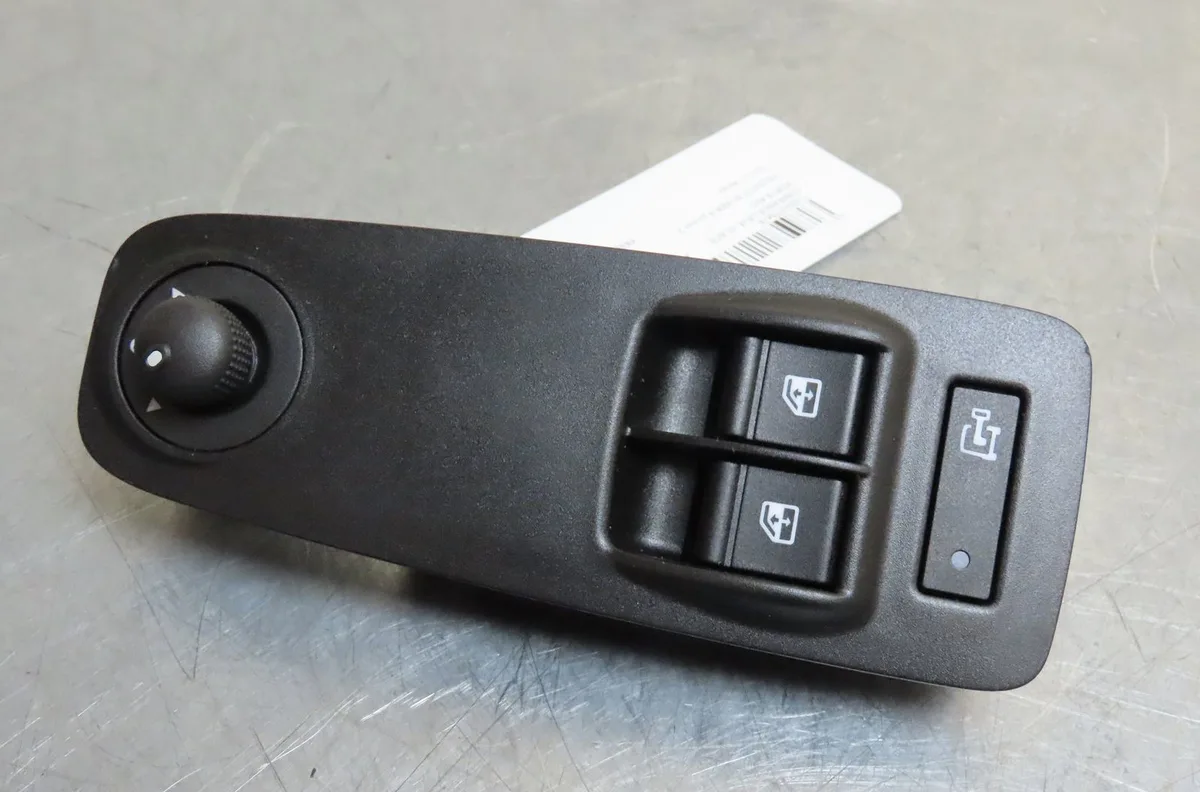 Commande lève-glace porte avant gauche Peugeot BOXER Camion plate-forme-Châssis 2.2 bluehdi 140 (2019) occasion