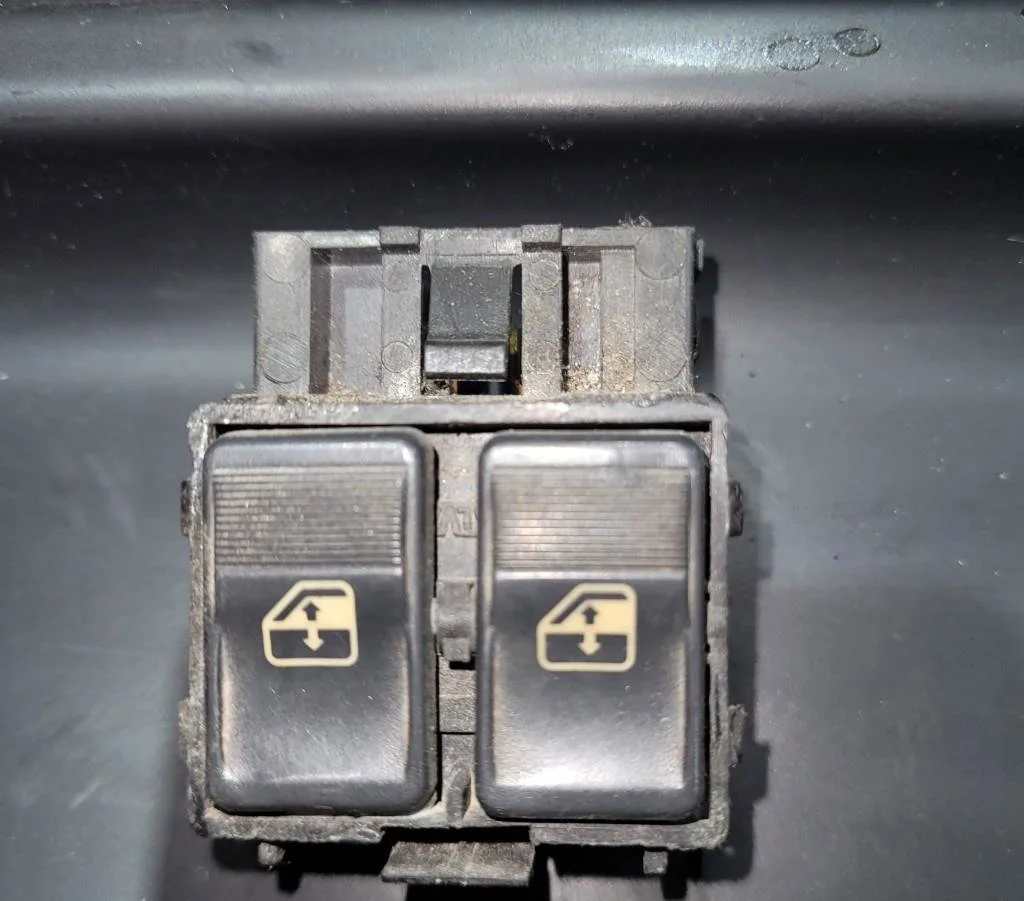 Commande lève-glace porte avant gauche Peugeot BOXER Camionnette (230L) 2.8 hdi (2000-2002) occasion