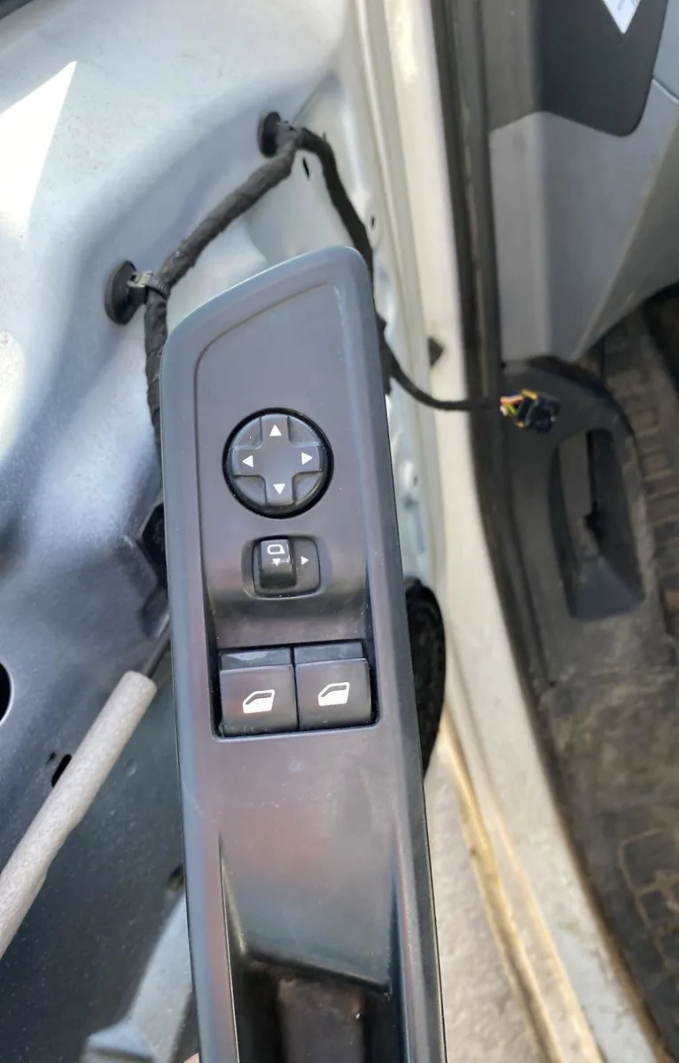 Commande lève-glace porte avant gauche PEUGEOT EXPERT 3 PHASE 1 occasion