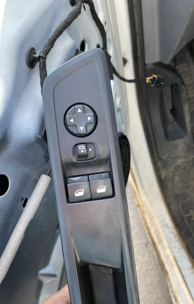 Commande lève-glace porte avant gauche PEUGEOT EXPERT 3 PHASE 1 occasion