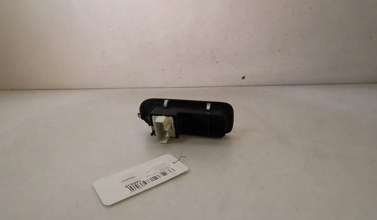 Commande lève-glace porte avant gauche RENAULT CLIO 2010 occasion