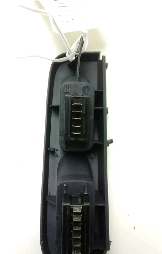 Commande lève-glace porte avant gauche Renault CLIO II (BB_, CB_) 1.4 (b-cb0c, b-cb0s) (1998-2005) occasion