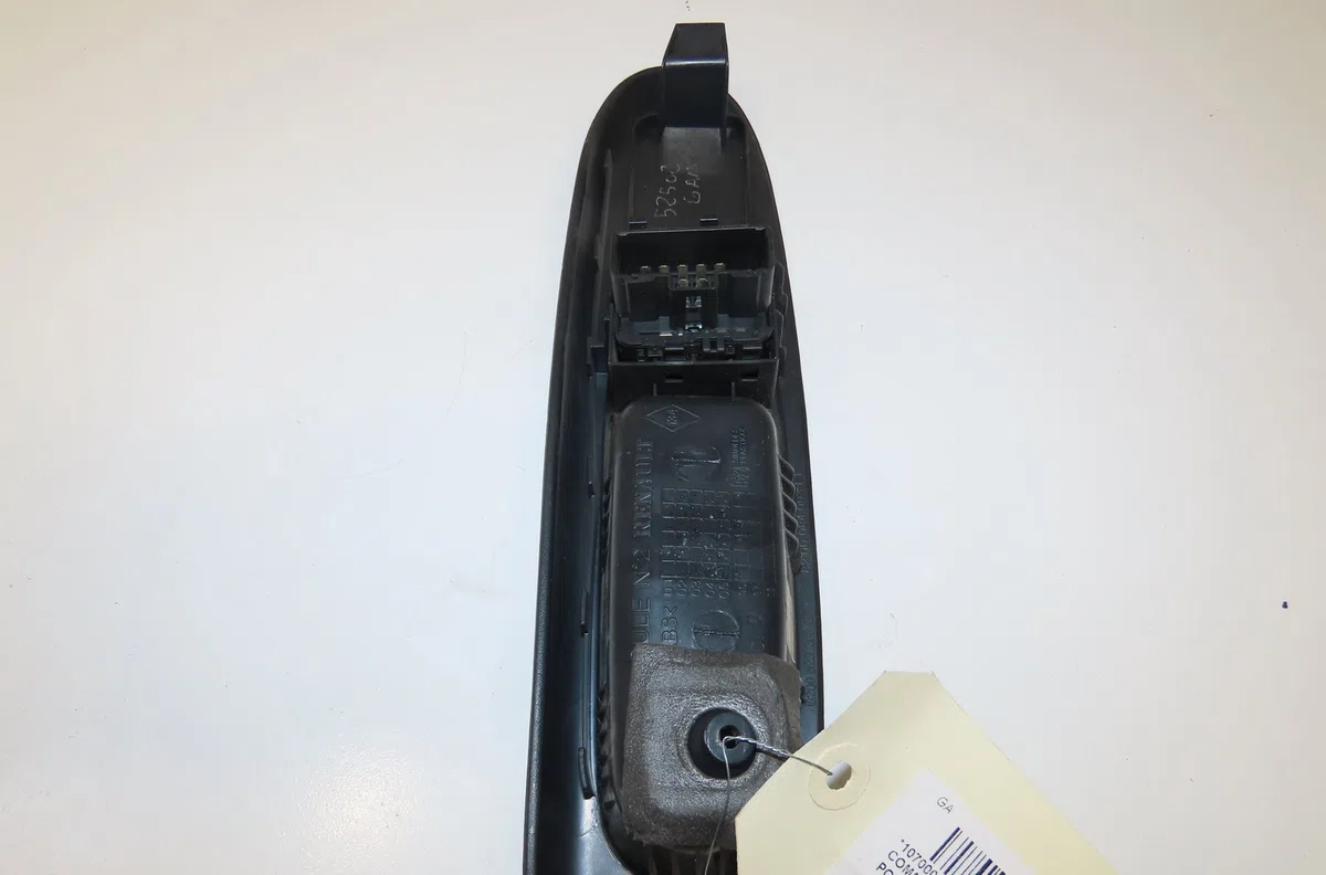 Commande lève-glace porte avant gauche Renault CLIO III (BR0-1, CR0-1) 1.5 dci (c-br0g, c-br1g) (2005-2012) 5 portes occ