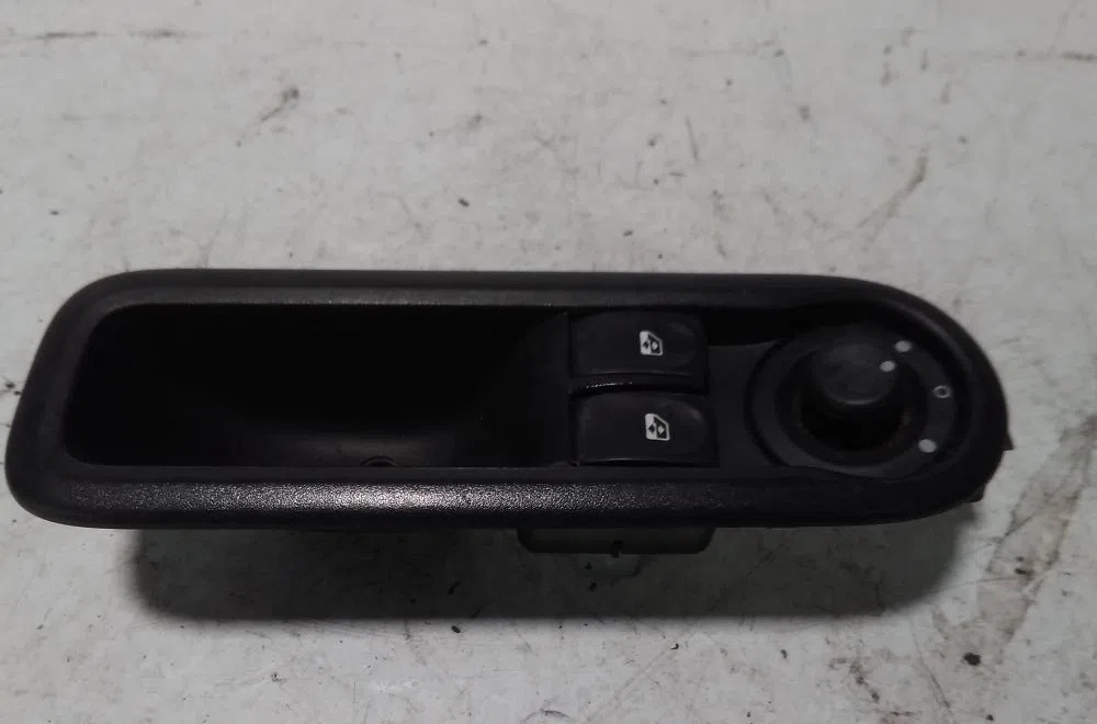 Commande lève-glace porte avant gauche RENAULT CLIO occasion