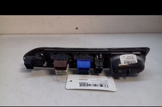 Commande lève-glace porte avant gauche Renault ESPACE III (JE0_) 2.0 (2001-2002) occasion