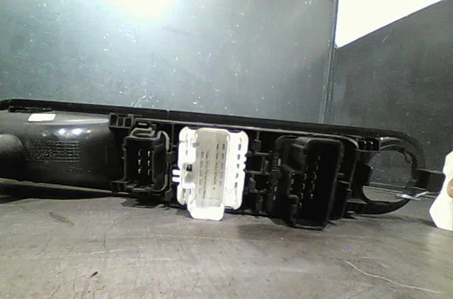 Commande lève-glace porte avant gauche Renault ESPACE IV (JK0-1_) 2.2 dci (jk0h) (2002-2006) occasion