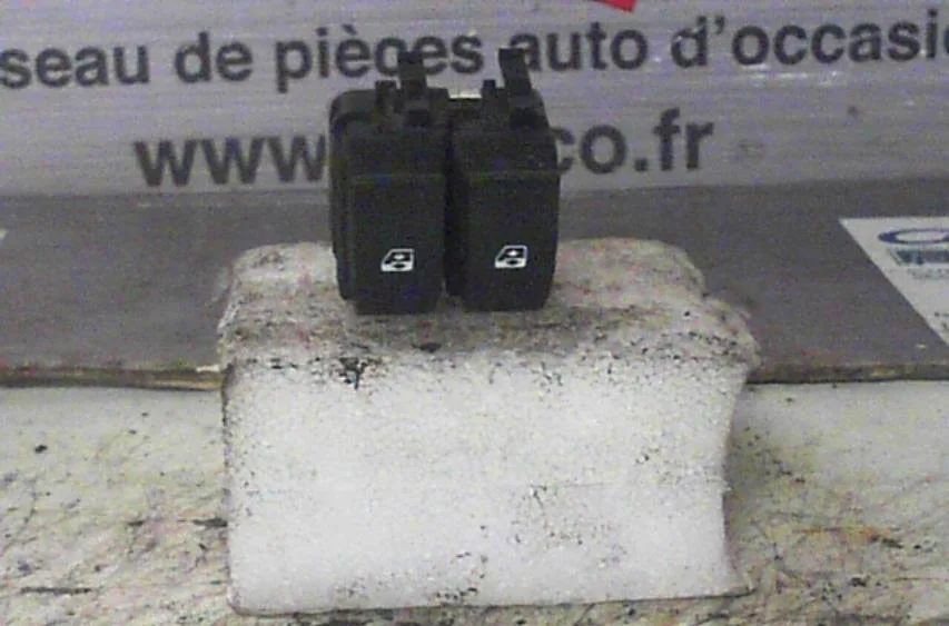 Commande lève-glace porte avant gauche Renault ESPACE IV (JK0-1_) 2.2 dci (jk0h) (2002-2006) occasion