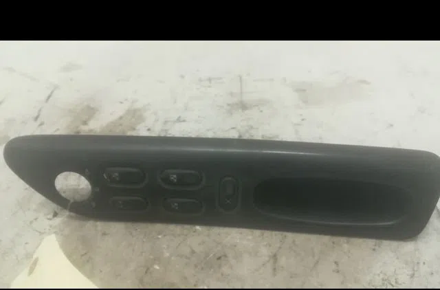 Commande lève-glace porte avant gauche Renault LAGUNA I (B56_, 556_) 2.0 (b56c-h-n) (1993-2001) occasion