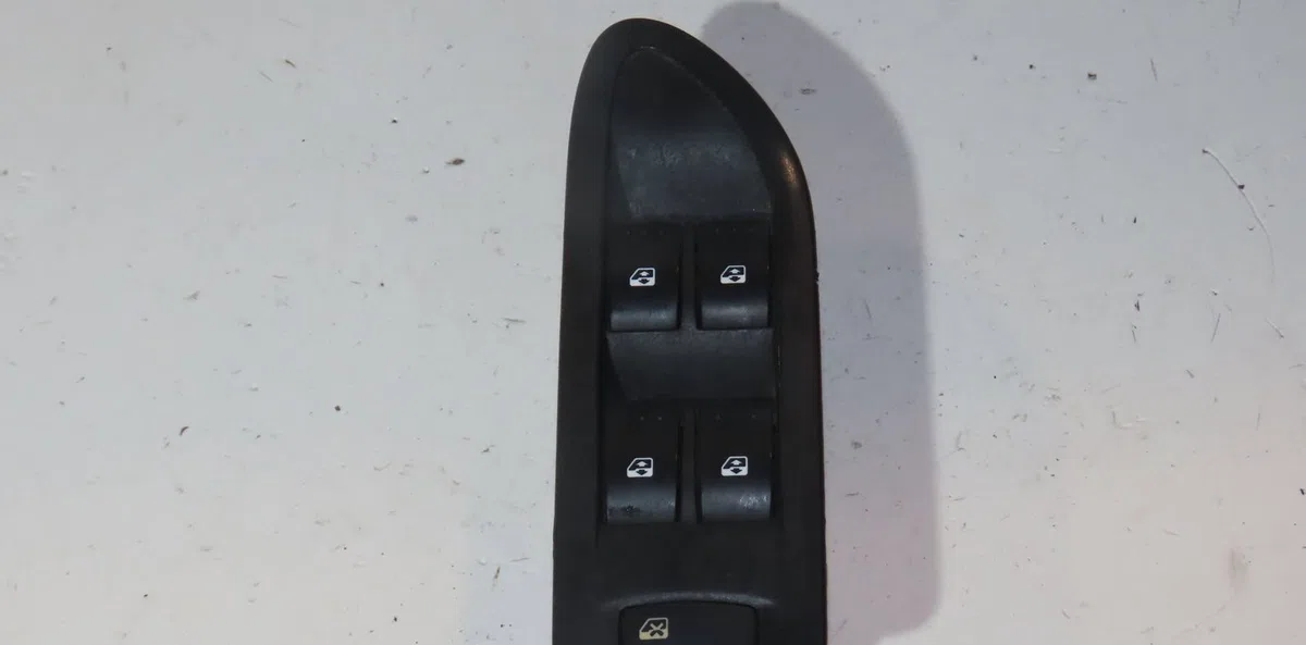 Commande lève-glace porte avant gauche Renault LAGUNA II (BG0-1_) 1.9 dci (bg1a, bg1w, bg0g) (2005-2007) occasion