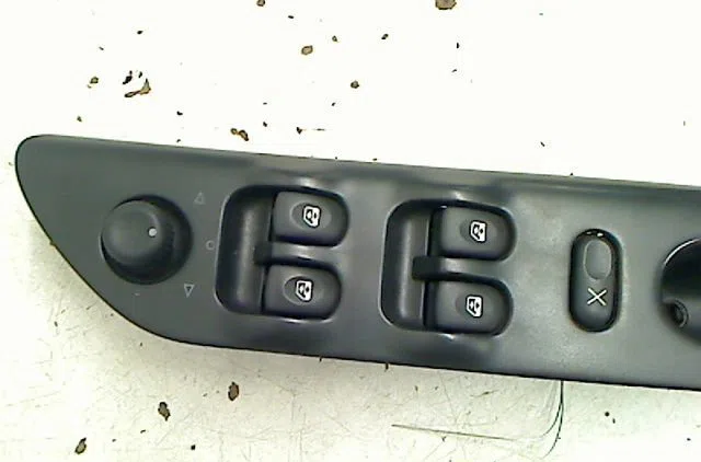 Commande lève-glace porte avant gauche RENAULT LAGUNA occasion