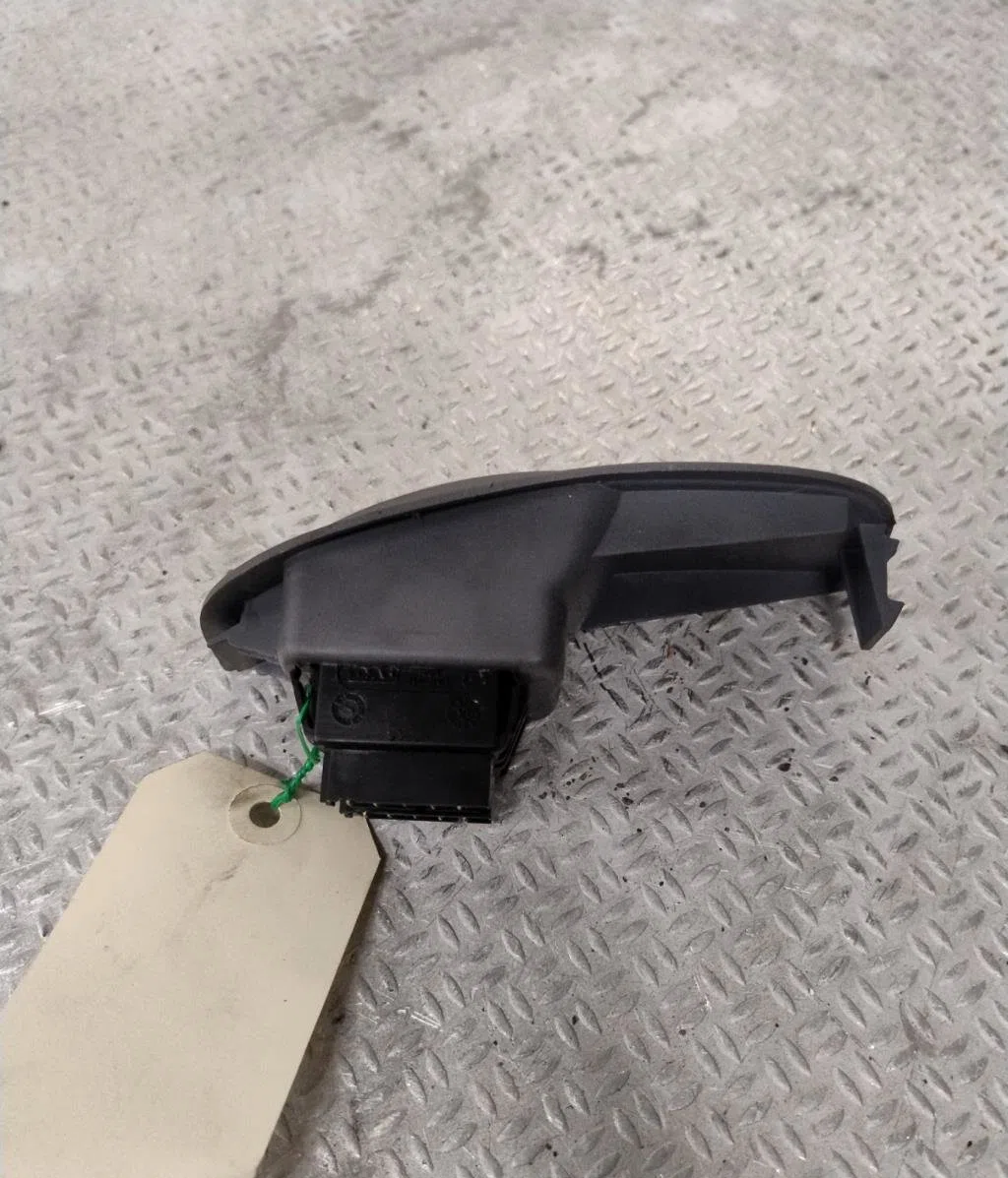Commande lève-glace porte avant gauche Renault MEGANE I (BA0-1_) 1.4 e (ba0e, ba0v) (1996-2003) occasion