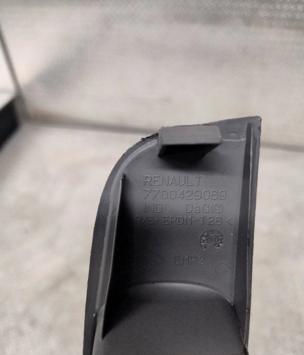 Commande lève-glace porte avant gauche Renault MEGANE I (BA0-1_) 1.4 e (ba0e, ba0v) (1996-2003) occasion