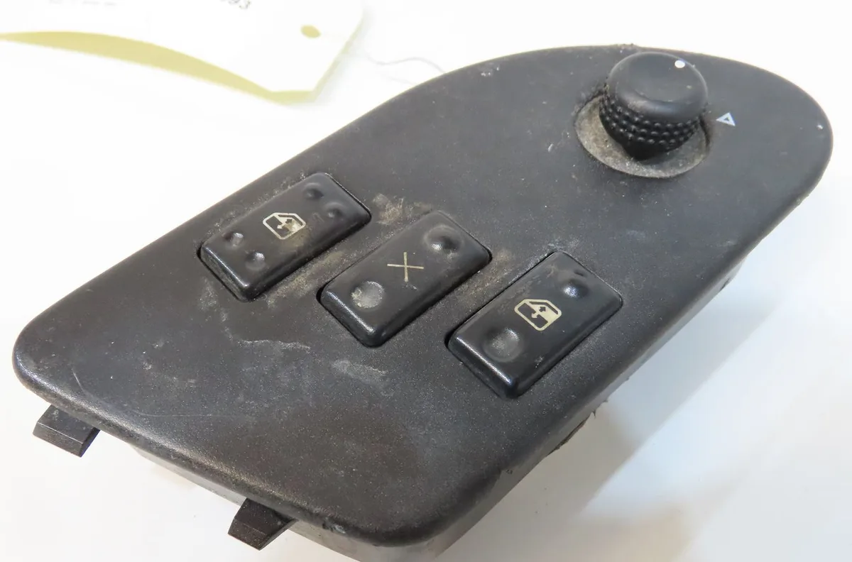 Commande lève-glace porte avant gauche Renault SAFRANE I (B54_) 2.0 (b540) (1992-1996) occasion