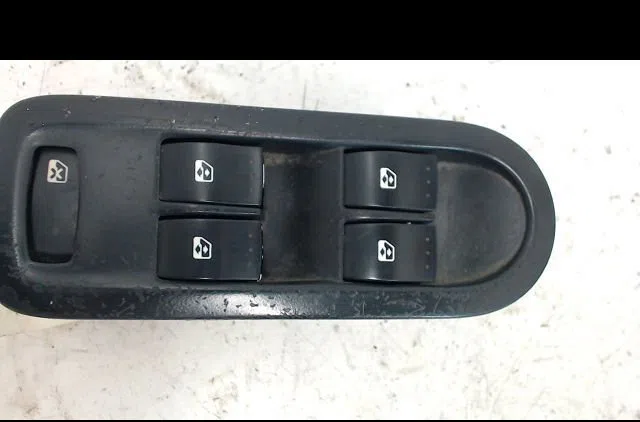 Commande lève-glace porte avant gauche Renault SCÉNIC II (JM0-1_) 1.5 dci (jm1e, jm16) (2005-2008) 5 portes occasion