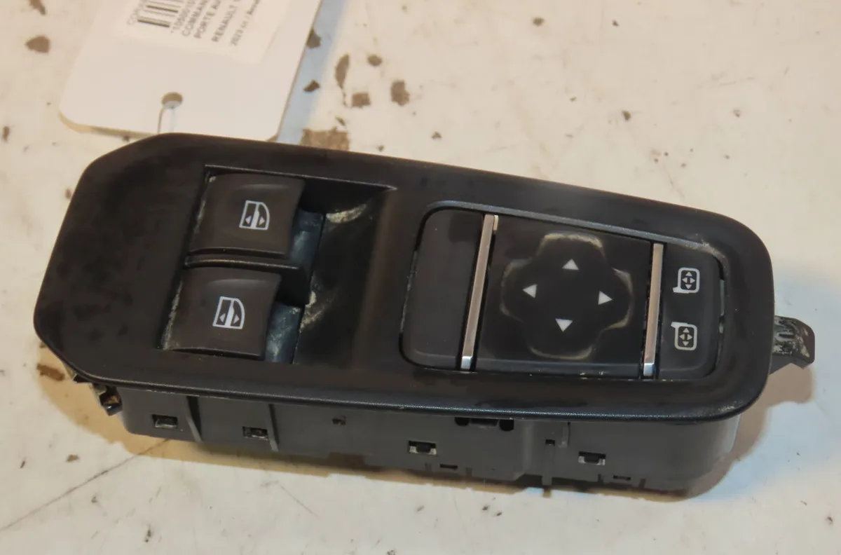 Commande lève-glace porte avant gauche Renault TRAFIC III Autobus-Autocar (JG_) 2.0 dci 150 (jgmu) (2021) occasion