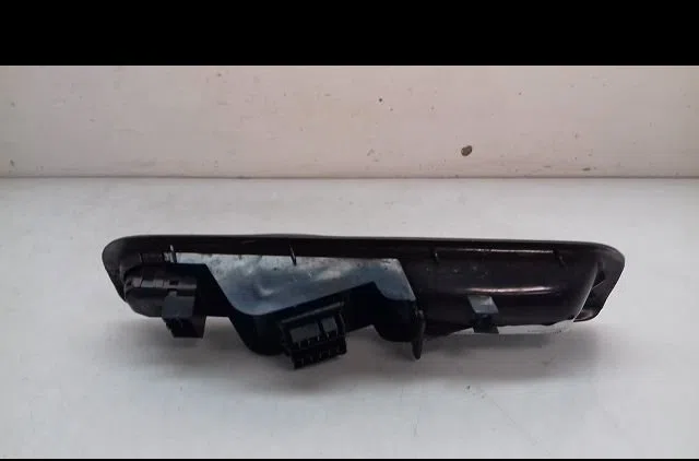Commande lève-glace porte avant gauche Renault TWINGO I (C06_) 1.2 lpg (2003-2007) occasion