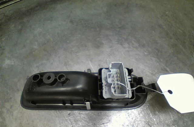 Commande lève-glace porte avant gauche Renault TWINGO II (CN0_) 1.2 (cn0d) (2007-2014) 3 portes occasion