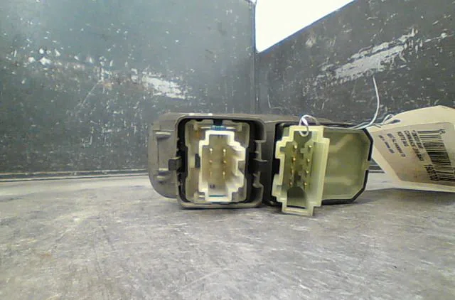 Commande lève-glace porte avant gauche Seat ALHAMBRA (7V8, 7V9) 1.9 tdi (1996-2010) occasion
