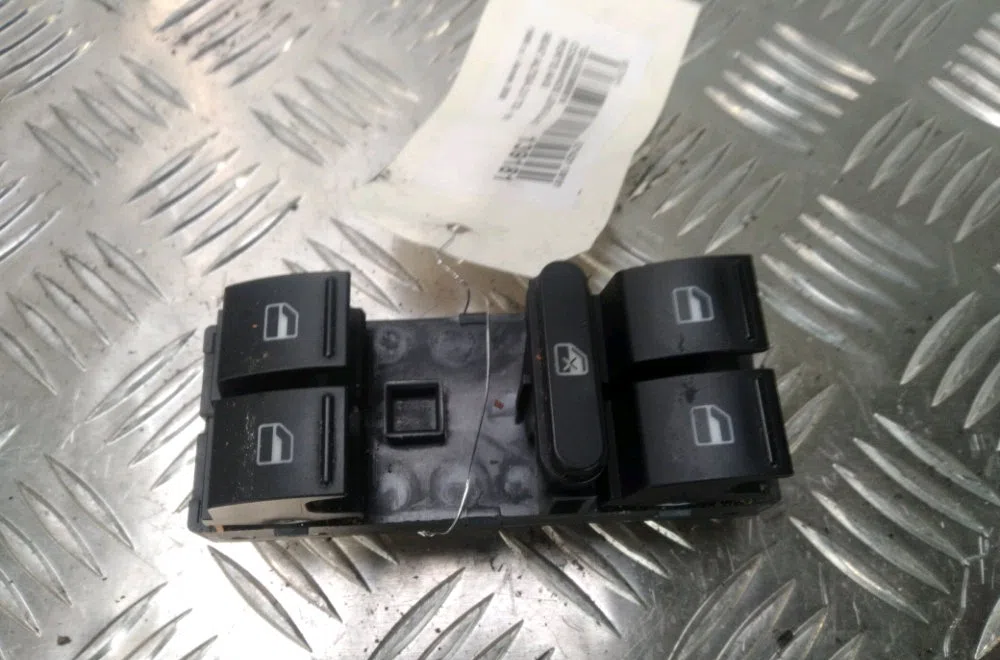 Commande lève-glace porte avant gauche Seat ALTEA (5P1) 2.0 tdi 16v (2004) occasion