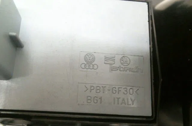 Commande lève-glace porte avant gauche Seat ALTEA XL (5P5, 5P8) 1.9 tdi (2006-2010) 5 portes occasion