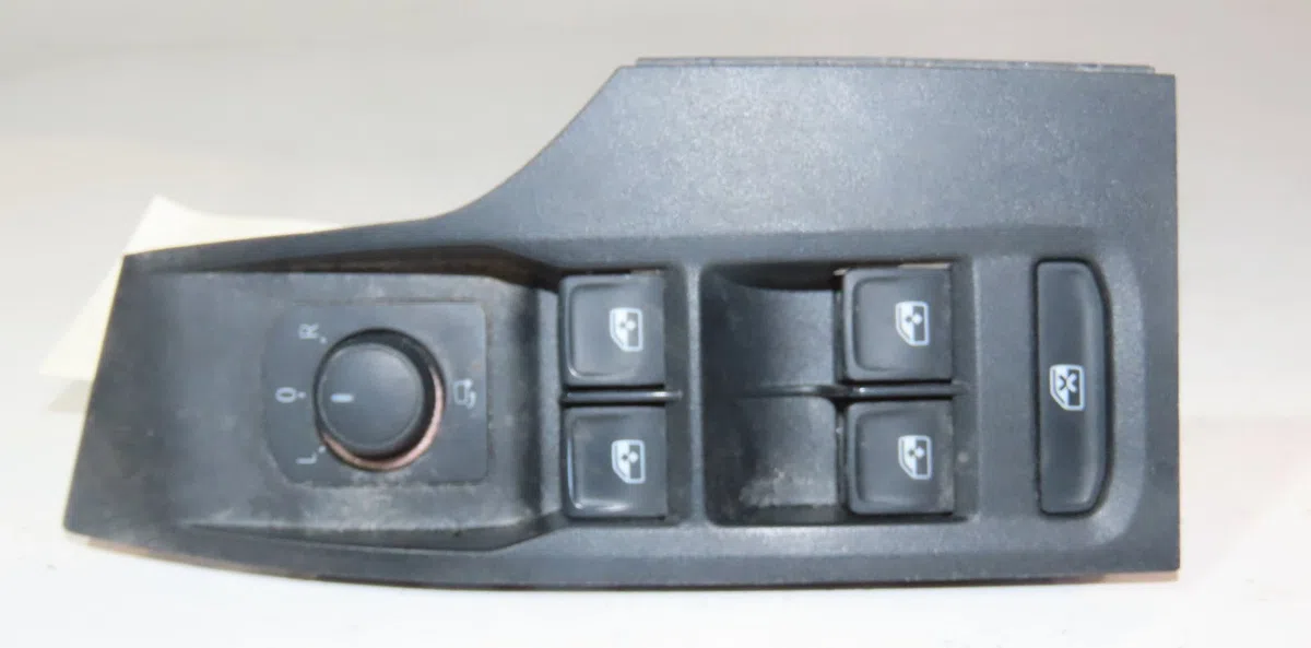 Commande lève-glace porte avant gauche Seat ARONA (KJ7, KJP) 1.0 tsi (2017) occasion