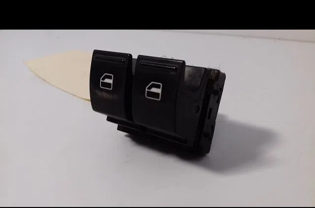 Commande lève-glace porte avant gauche Seat IBIZA IV (6J5, 6P1) 1.6 tdi (2009-2015) occasion