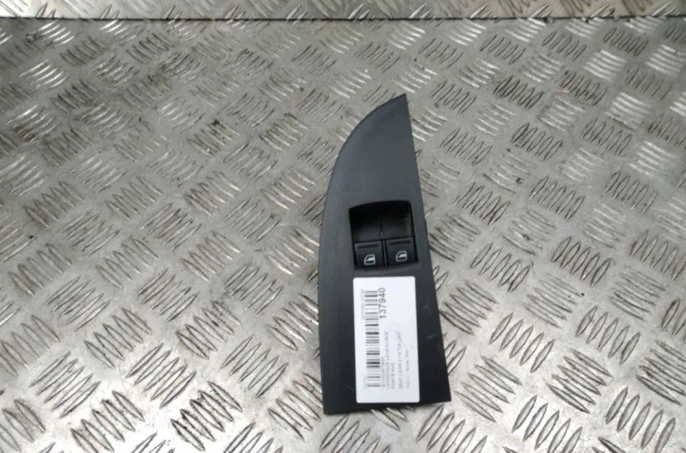 Commande lève-glace porte avant gauche Seat LEON (1P1) 1.6 tdi (2010-2012) occasion