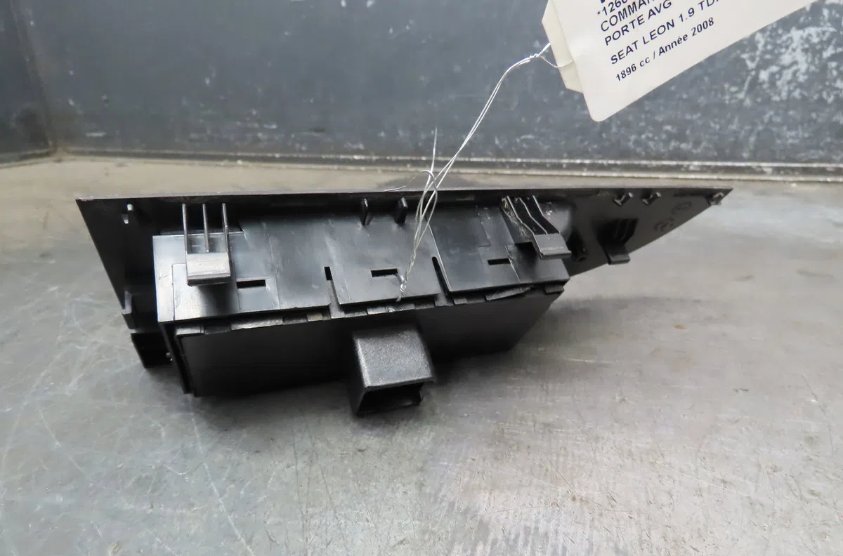 Commande lève-glace porte avant gauche Seat LEON (1P1) 1.9 tdi (2005-2010) 5 portes occasion