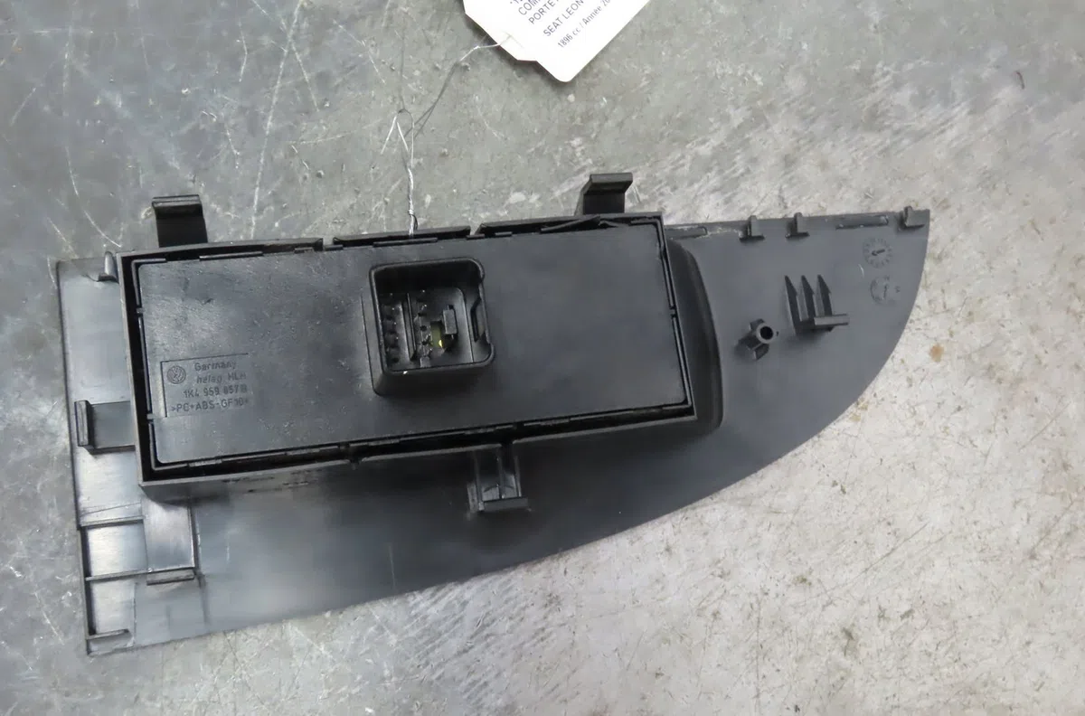 Commande lève-glace porte avant gauche Seat LEON (1P1) 1.9 tdi (2005-2010) 5 portes occasion