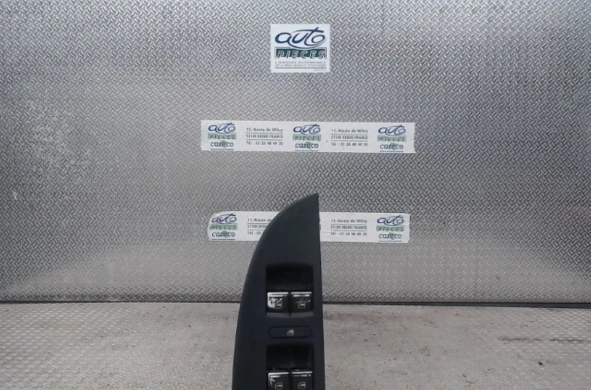 Commande lève-glace porte avant gauche Seat LEON (1P1) 1.9 tdi (2005-2010) 5 portes occasion