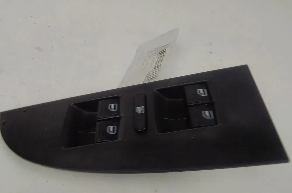 Commande lève-glace porte avant gauche SEAT LEON 2.0 16V TDI CR FAP 2011 occasion