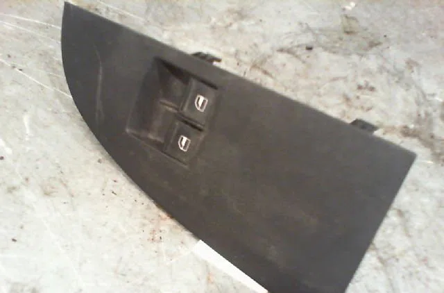 Commande lève-glace porte avant gauche SEAT LEON 2007 occasion